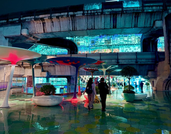 Picture of Bangkok, near Siam Discovery, with wet floor and BTS skyways